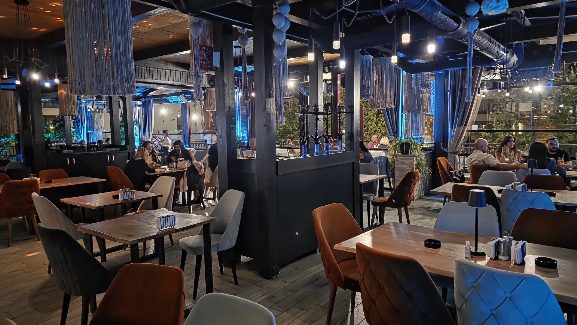 Restaurant Ambiance — Hotel Bulevard